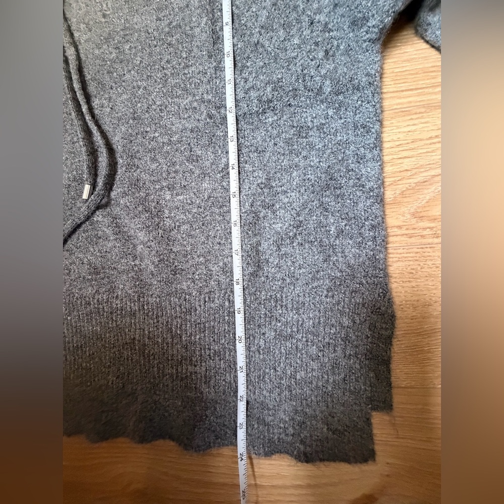 WORKSHOP Republic Clothing Gray Textured Sweater - Picture 5 of 6